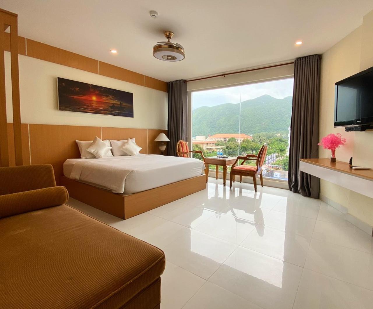 Conson Hotel Chi Khu Co Ong ภายนอก รูปภาพ